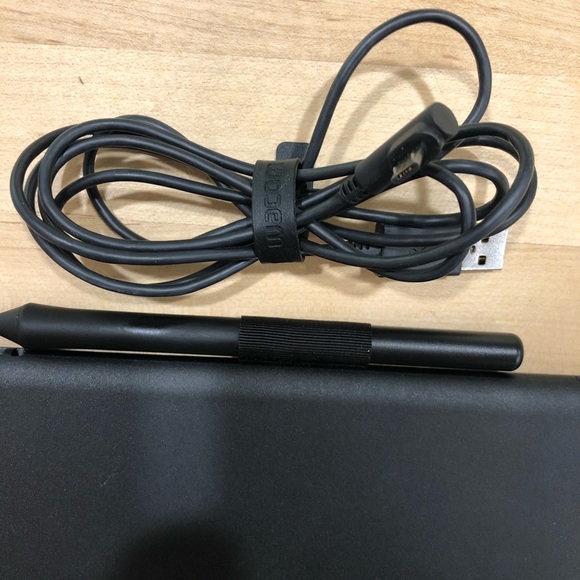 SOLD Wacom Intuos Tablet - Picture 4 of 5